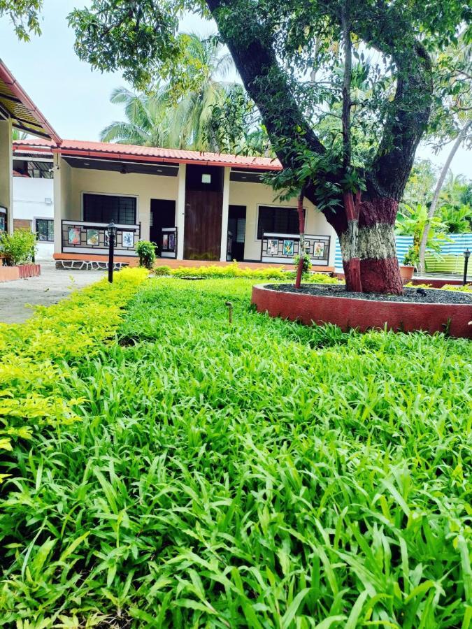 Hotel Happy Holiday Alibaug Alībāg Exterior foto